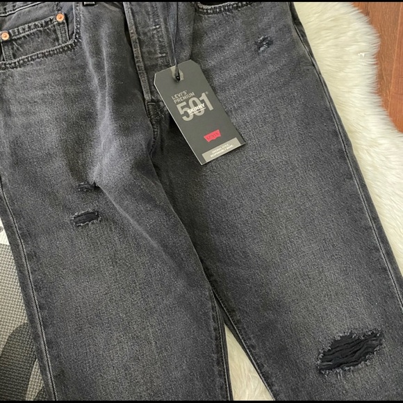 Levi’s 501 Skinny in Black Stick - Picture 10 of 10